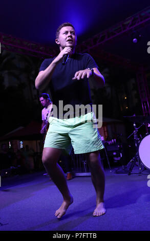 Las Vegas, NV, USA. 5. Juli 2018. 05. Juli 2018 - Las Vegas, Nevada - Scotty McCreery. Scotty McCreery startet das Land Cabana Konzertreihen im Flamingo Pool gehen. Photo Credit: MJT/AdMedia Credit: Mjt/AdMedia/ZUMA Draht/Alamy leben Nachrichten Stockfoto