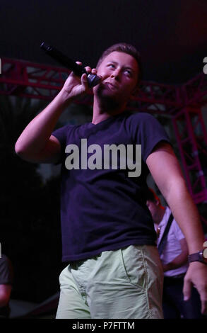 Las Vegas, NV, USA. 5. Juli 2018. 05. Juli 2018 - Las Vegas, Nevada - Scotty McCreery. Scotty McCreery startet das Land Cabana Konzertreihen im Flamingo Pool gehen. Photo Credit: MJT/AdMedia Credit: Mjt/AdMedia/ZUMA Draht/Alamy leben Nachrichten Stockfoto