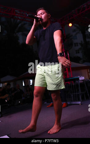 Las Vegas, NV, USA. Juli 2018. 5. Juli 2018 - Las Vegas, Nevada - Scotty McCreery. Scotty McCreery startet die Country Cabana Concert Series im Flamingo GO Pool. Foto: MJT/Admedia Stockfoto
