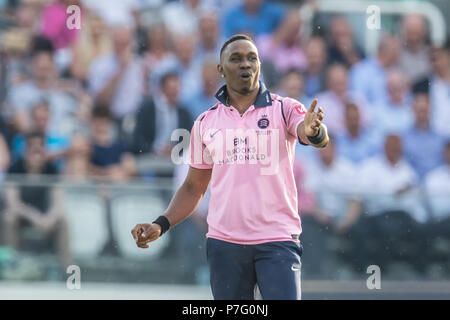 London, Großbritannien. 5. Juli, 2018. Dwayne Bravo im Bereich für Middlesex gegen Surrey in der Vitalität Blast T20 Cricket Match an den Lords. David Rowe/Alamy Leben Nachrichten. Stockfoto