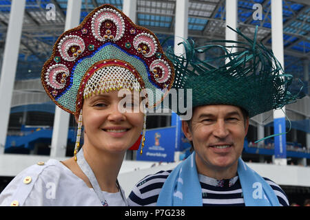 Nischni Nowgorod, Russland. 6. Juli, 2018. Fans sind vor der 2018 FIFA WM-Quartal-Finale zwischen Uruguay und Frankreich in Nischni Nowgorod, Russland, 6. Juli 2018. Credit: Liu Dawei/Xinhua/Alamy leben Nachrichten Stockfoto