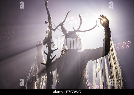 Roskilde, Dänemark. 6. Juli 2018. Die Internationale alternative metal band Heilung führt ein Live Konzert in während der dänischen Musik Festival Roskilde Festival 2018. (Foto: Gonzales Foto - Peter Troest). Credit: Gonzales Foto/Alamy leben Nachrichten Stockfoto