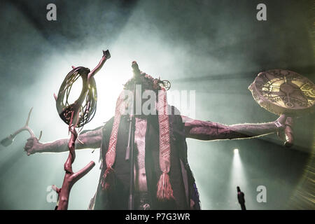 Roskilde, Dänemark. 6. Juli 2018. Die Internationale alternative metal band Heilung führt ein Live Konzert in während der dänischen Musik Festival Roskilde Festival 2018. (Foto: Gonzales Foto - Peter Troest). Credit: Gonzales Foto/Alamy leben Nachrichten Stockfoto