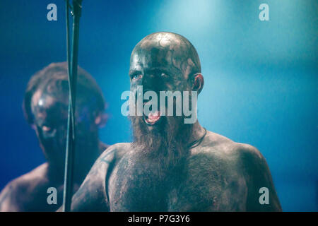 Roskilde, Dänemark. 6. Juli 2018. Die Internationale alternative metal band Heilung führt ein Live Konzert in während der dänischen Musik Festival Roskilde Festival 2018. (Foto: Gonzales Foto - Peter Troest). Credit: Gonzales Foto/Alamy leben Nachrichten Stockfoto