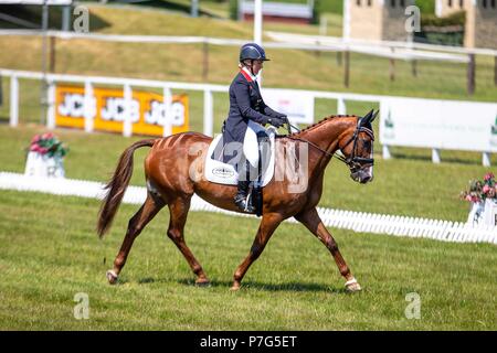 Wroughton, UK. 5. Juli 2018. Gemma Tattersall, Chili Ritter. GBR. St James Place Barbury Horse Trials. Horse Trials. CIC3*. Abschnitt B. Dressur. Barbury Castle. Wroughton. Somerset. UK. Tag 1. 05/07/2018. Credit: Sport in Bildern/Alamy leben Nachrichten Stockfoto