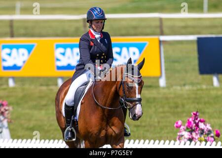 Wroughton, UK. 5. Juli 2018. Gemma Tattersall, Chili Ritter. GBR. St James Place Barbury Horse Trials. Horse Trials. CIC3*. Abschnitt B. Dressur. Barbury Castle. Wroughton. Somerset. UK. Tag 1. 05/07/2018. Credit: Sport in Bildern/Alamy leben Nachrichten Stockfoto