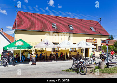 Rožmberská hospůdka, Stará Hlína, Jižní Čechy, Česká republika/Rozmberk Pub, Stara Hlina Dorf, Südböhmen, Tschechische Republik Stockfoto