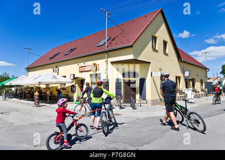 Rožmberská hospůdka, Stará Hlína, Jižní Čechy, Česká republika/Rozmberk Pub, Stara Hlina Dorf, Südböhmen, Tschechische Republik Stockfoto