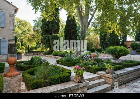 Garten des 18. Jahrhunderts Schlösser in St. Remy-de-Provence Stockfoto