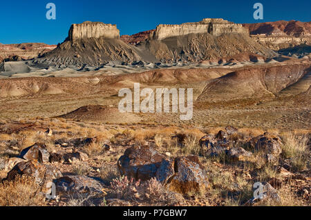 Buttes und Felsen rund um Smoky Mountain Road, Grand Staircase Escalante National Monument, Colorado Plateau, Utah, USA Stockfoto