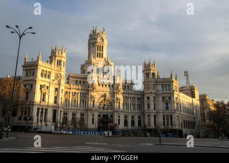 Kommunikation Palace (Rathaus) von der Plaza de Cibeles. Madrid, Spanien Stockfoto