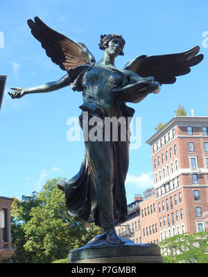 Englisch: George Robert White Memorial, Public Garden, Boston, Massachusetts, USA. Bildhauer Daniel Chester French (April 20, 1850 - Oktober 7, 1931). Architekt: Henry Bacon (1866-1924). 30 August 2014, 10:46:48 170 George Robert White Memorial - Boston, MA - DSC 08096 Stockfoto