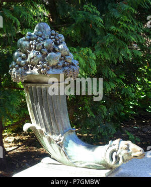 Englisch: George Robert White Memorial, Public Garden, Boston, Massachusetts, USA. Bildhauer Daniel Chester French (April 20, 1850 - Oktober 7, 1931). Architekt: Henry Bacon (1866-1924). 30 August 2014, 10:47:12 170 George Robert White Memorial - Boston, MA - DSC 08097 Stockfoto