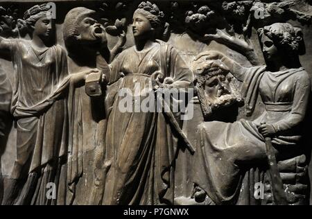 Relief eines römischen Sarkophags Darstellung der neun Musen, Förderer der Wissenschaften und Künste. Mitte 2. Jh. n. Chr.. Marmor. Detail. Die Eremitage. Sankt Petersburg. Russland. Stockfoto