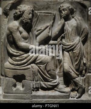 Römischer Sarkophag Fragment Darstellung eines Dichters und Muse. Dritten Viertel des 3. Jahrhunderts nach Christus. Marmor. Die Eremitage. Sankt Petersburg. Russland. Stockfoto