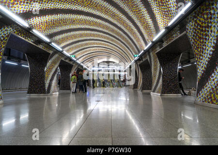 Ein Blick auf die szent Gellert ter U-Bahnhof in Budapest, Ungarn Stockfoto