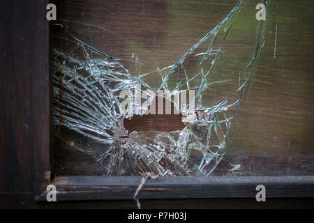 Gebrochenen Rahmen aus Glas Stockfoto