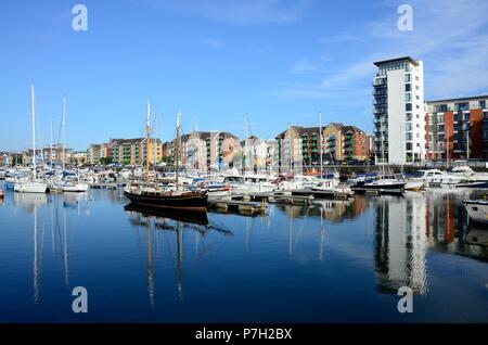 Noch am Abend an der Swansea Marina Maritime Quarter Glamorgan Wales Cymru GROSSBRITANNIEN GB Stockfoto