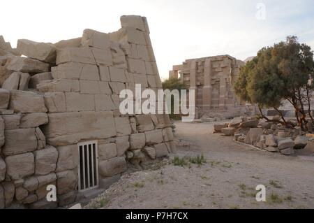 Egipto. Ramesseum. Dado Nombre al Templo funerario erigir ordenado por Ramsés II, y situado en la necrópolis de Tebas, en la Ribera occidental del río Nilo, Frente a la Ciudad de Luxor. Stockfoto