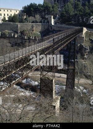 PUENTE DE SAN PABLO CONSTRUIDO EN 1902 SOBRE EL RIO HUECAR. Ort: Puente DE SAN PABLO, SPANIEN. Stockfoto