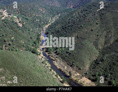 PANORAMICA DEL PUENTE DEL RIO GUADIATO EN EL NORTE DE LA CIUDAD. Ort: Außen, CORDOBA, Spanien. Stockfoto