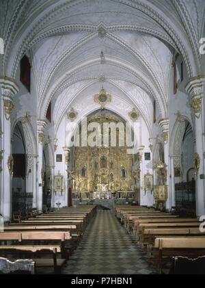 Innenraum HACIA EL RETABLO MAYOR - BARROCO. Lage: Iglesia de San Matias, Granada, Spanien. Stockfoto