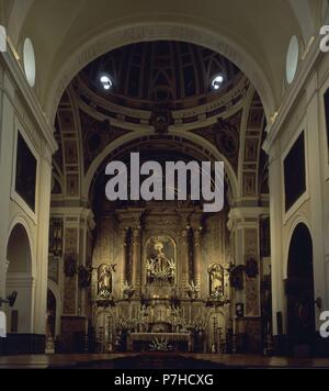 IGLESIA - INTERIEUR HACIA EL RETABLO MAYOR. Lage: Convento del Santo Angel, SPANIEN. Stockfoto