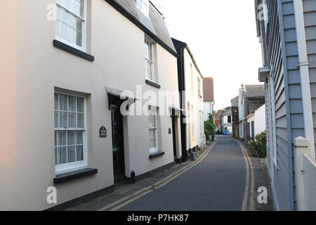 Urige Hütten auf Sea Wall, Whitstable, Kent, England. Stockfoto