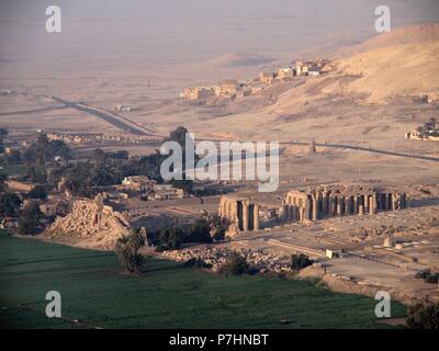 Egipto. Ramesseum. Dado Nombre al Templo funerario erigir ordenado por Ramsés II, y situado en la necrópolis de Tebas, en la Ribera occidental del río Nilo, Frente a la Ciudad de Luxor. Stockfoto