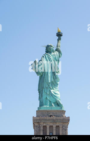 Die Freiheitsstatue, New York, USA, Symbol der Freiheit, Rückansicht Stockfoto