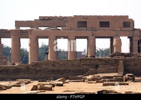 Egipto. Ramesseum. Dado Nombre al Templo funerario erigir ordenado por Ramsés II, y situado en la necrópolis de Tebas, en la Ribera occidental del río Nilo, Frente a la Ciudad de Luxor. Stockfoto