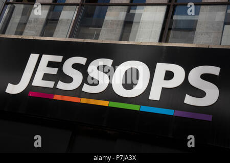 Zeichen für die Kamera shop Marke Jessops in Birmingham, Vereinigtes Königreich. Stockfoto