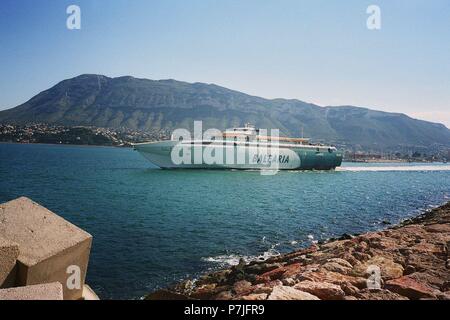 SUPER FAST FERRY FEDERICO GARCIA LORCA - BUQUE DE LA EMPRESA BALEARIA QUE VA A LAS ISLAS BALEARES. Ort: PUERTO, Denia, Alicante, Spanien. Stockfoto