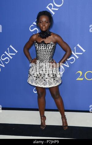 2018 CFDA Fashion Awards mit: Lupita Nyong'o Wo: New York, New York, United States Wann: 04 Jun 2018 Credit: Ivan Nikolov/WENN.com Stockfoto