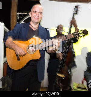 Die Kubanische Band Septeto Nacional auf dem Dach des Lincoln Hotel, Havanna, Kuba Stockfoto