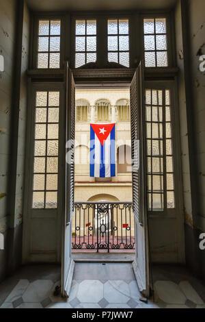 Innenansicht des Museo de la Revolución, ehemaligen Palast von Fulgencio Batista, Havanna, Kuba Stockfoto