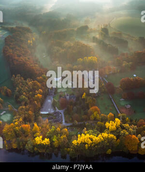 Essener Golfclub Haus Oefte eV Kettwig, herbstliche Stimmung, Morgenstimmung, Essen-Kettwig, Essen, Ruhrgebiet, Nordrhein-Westfalen, Deutschland Stockfoto