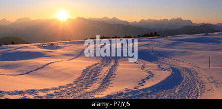 Österreich, Tirol, Kühtai, am Abend auf der Feldringalm Stockfoto