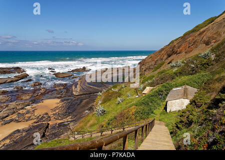 Strand von Rogil, Praia da samouqueira, zwischen Rogil und Aljezur an der wilden Küste des Atlantiks Stockfoto