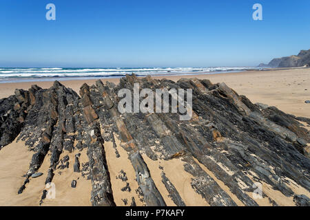 Praia da Cordoama und Praia do Castelejo am Atlantischen Ozean in der Nähe von Vila do Bispo Stockfoto