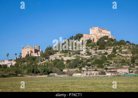 Pfarrkirche von Transfiguracio del Senyor und Wallfahrtskirche Sant Salvador, Arta, Mallorca, Balearen, Spanien Stockfoto