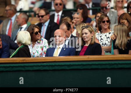 London, Großbritannien. 6. Juli 2018. Gäste nehmen an Tag fünf der Wimbledon Tennis Meisterschaften bei den All England Lawn Tennis und Croquet Club am 6. Juli 2018 in London, England: Guest Credit: Stürme Media Group/Alamy leben Nachrichten Stockfoto