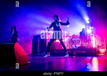 Toronto, Ontario, Kanada. 6. Juli, 2018. American Rock Band "Greta Van Flotte' durchgeführt, bei Rebel Club in Toronto, Ontario verkauft. Quelle: Igor Vidyashev/ZUMA Draht/Alamy leben Nachrichten Stockfoto