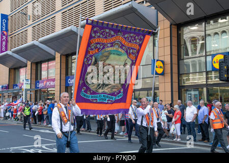 Die Orange Walk, Boyne Parade macht den Weg hinunter Jamaica Street im Stadtzentrum von Glasgow am 7. Juli 2018 Stockfoto