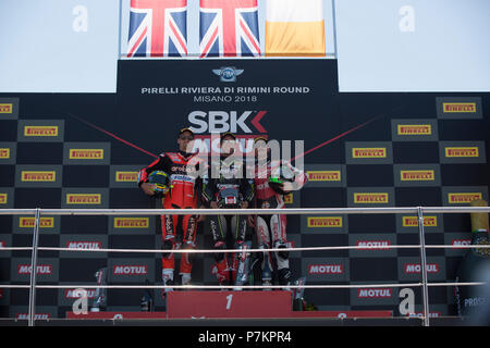 Misano, Italien. 07 Juli, 2018. Misano, Italien. 7. Juli 2018. 1 Jonathan Rea GBR Kawasaki ZX-10RR Kawasaki Racing Team WorldSBK - 7 Chaz Davies GBR Ducati Panigale R Aruba.it Racing Ducati-50 Eugene Laverty (1) IRL Aprilia RSV 4 RF Milwaukee Aprilia während der MOTUL FIM Superbike Meisterschaft - Italienische Runde Superpole Rennen während der World Superbikes-Stromkreis PIRELLI Riviera di Rimini rund, 6. - 8. Juli 2018 in Misano, Italien. Quelle: Fabio Averna/Alamy Live News Credit: Fabio Averna/Alamy leben Nachrichten Stockfoto