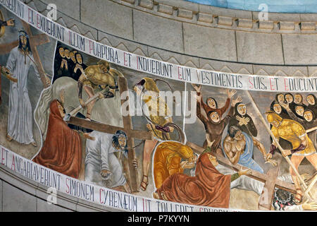 Gemälde hinter dem Altar und unter der Kuppel der Basilika von Monte de Santa Luzia in Viana do Castelo, in der Nähe von Porto in Portugal, die die Stockfoto