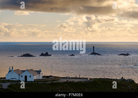 Longships longship Leuchtturm, Leuchtturm, Land's End, Cornwall, England, Großbritannien Stockfoto