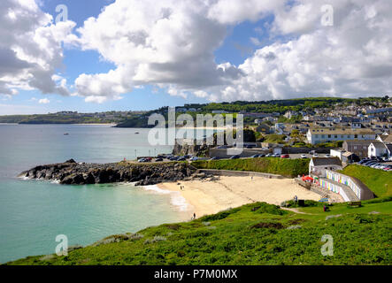 Porthgwidden Strand, Blick von der Insel, St Ives, Cornwall, England, Vereinigtes Königreich Stockfoto