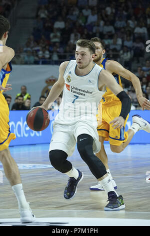 Von Real Madrid Luka Doncic während des Zweiten ACB League Playoff Halbfinale zwischen Real Madrid und Herbalife Gran Canaria am Wizink Center Mit: Luka Doncic Wo: Madrid, Spanien Wann: 05 Jun 2018 Credit: Oscar Gonzalez/WENN.com Stockfoto