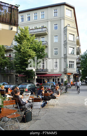 Deutschland, Berlin, Prenzlauerberg, cafe Terrassen entlang Dunckerstrasse und Raumerstraße, café Liebling Stockfoto